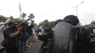 Ditangkap saat Bentrok, Polisi Klaim Pulangkan Ratusan Simpatisan Rizieq Malam Tadi