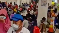 Viral Pasien Covid-19 Membludak Duduk di Lantai, RSD Wisma Atlet: Faktanya Seperti itu