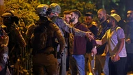 Digerebek Tengah Malam, Puluhan Warga Palestina Ditangkap Tentara Israel