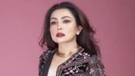 Mayangsari Pose Bareng Kuda, Dipuji Mirip Telenovela