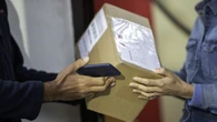 Nyesek! Warganet Terima Paket dari Malaysia, Isinya Tak Terduga