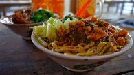 Ngakak! Beli Mie Ayam, Warganet Ini Malah Dapat Ayam Segede Gaban