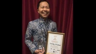 Demi Bertahan Hidup, Sandhy Sondoro Jadi Pengamen hingga Loper Koran