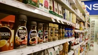 Pertama Kali Masuk Minimarket, Reaksi Pemulung Ini Bikin Haru