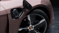 Best 5 Oto: Porsche Produksi Baterai Mobil Listrik, Rolls-Royce Kenalkan Arloji Bovet 1822