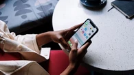 Sedang Marak! Pria Pakai Payudara Palsu Menipu via Phone Sex, Dapat Rp 40 M