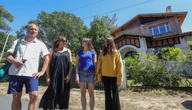 « On a entendu le bruit d’une radio qui provenait de la maison, et une BMW était garée devant » : une famille de touristes belges à la rue