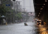 Typhon Wipha aux Philippines : près de 50 000 personnes évacuées à Manille suite à des inondations