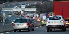 Week-end de chassé-croisé sur les routes : le trafic se densifie en France, plus de 500 kilomètres de bouchons à midi
