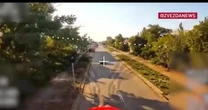 Khoảnh khắc drone FPV tông thẳng xe, hầm trú ẩn và trạm Starlink