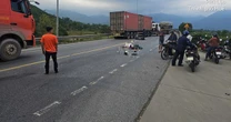 Hai người đi xe máy chết tại chỗ sau va chạm với ô tô tải trên Quốc lộ 1