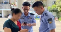 Cảnh sát giúp người phụ nữ lấy lại 35 triệu đồng đã chuyển cho kẻ lừa đảo bằng cách không ngờ