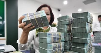 Khách rút toàn bộ tiền tiết kiệm cho con trai xây nhà, ngân hàng gọi công an ngay: Hoá ra có chuyện lớn