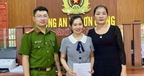 Một người phụ nữ bất ngờ được chuyển khoản 1,5 tỷ đồng, trước đó từng nhận 400 triệu, liền trình báo công an