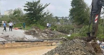 Đê sông Vinh bị vỡ đoạn dài 6 m, hàng trăm người căng mình ứng cứu