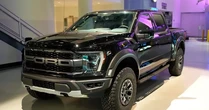 Xe tải Ford và bài kiểm tra ngoại giao đầu tiên của nữ Thủ tướng Nhật Bản