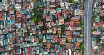 Sau sáp nhập, đây là phường rộng nhất Hà Nội, có 4 cầu bắc qua sông, mật độ dân số gần bằng Singapore