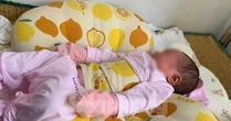 Bé sơ sinh bị bỏ giữa đường trong đêm tối