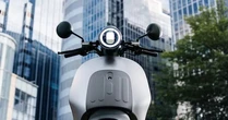 Xe điện ‘quốc dân’ giá 35 triệu đồng ra mắt: thiết kế tựa Vespa, phanh SBS, trang bị hiện đại sẵn sàng thế chân Honda Vision