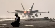 Giọt nước tràn ly sau vụ F-35 suýt trúng tên lửa