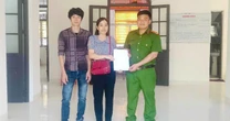 Tài khoản ngân hàng bất ngờ nhận được 400 triệu đồng, người đàn ông sau khi đọc nội dung chuyển khoản thì lập tức trình báo công an
