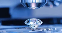 Trung Quốc khiến bong bóng kim cương nhân tạo nổ tung: Sản xuất 1 viên trong 150 phút, dìm giá gần 80% chỉ sau 5 năm