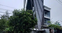 Bão số 10 cuốn bay mái nhà, quật đổ cây ở Huế, dân Quảng Trị vào hầm trú ẩn
