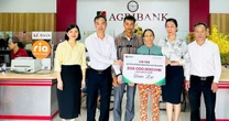 Người đàn ông đóng bảo hiểm khoản vay chỉ 2,7 triệu/năm do ngân hàng tư vấn: Sau khi qua đời, gia đình bất ngờ được mời lên Agribank nhận 300 triệu đồng