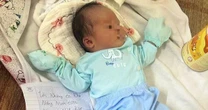 Bé gái bị bỏ lại trong hộp xốp bên quốc lộ kèm mảnh giấy 'mẹ xin lỗi con'