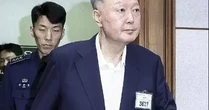 Cựu Tổng thống Hàn Quốc Yoon Suk Yeol ra tòa với bộ dạng tiều tụy
