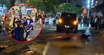 Xót xa hình ảnh người đàn ông ngã khuỵu bên thi thể vợ và mẹ sau vụ tai nạn ở TPHCM: Người dân nói gì?