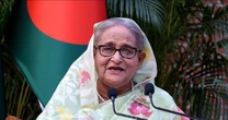 Thủ tướng Bangladesh từ chức, bay đến 'nơi trú ẩn an toàn'