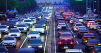 20 năm trước, không đọ nổi xe xăng với Mỹ, Trung Quốc đánh cược vào xe điện: Tưởng thất bại ai ngờ thắng lớn