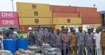 Theo dõi nhập khẩu xuyên biên giới, hải quan triệt phá đường dây buôn thuốc giả và thực phẩm hết hạn, tịch thu 25 container trị giá 127 tỷ đồng