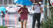 Miền Bắc đang nắng bỏng rát 40°C lại mát mẻ lạ thường, chuyên gia lý giải