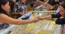 Giá vàng hôm nay, 15-5: Lao dốc đáng kể, đua nhau chốt lời