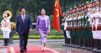 Thời trang là quyền lực mềm: Bí quyết gây ấn tượng của nữ Thủ tướng trẻ nhất Thái Lan
