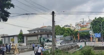 Tai nạn nghiêm trọng ở Hà Nội, 4 người trên xe máy tử vong: Do 2 xe tải va chạm?