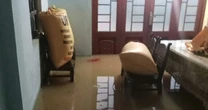 Bão số 1: Nước lụt tràn vào nhà dân, thủy điện thông báo xả lũ