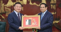 Gặp Thủ tướng, CEO Samsung điện tử nhắc đến "điều đặc biệt" về một chiếc điện thoại "made in Vietnam"