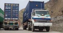 Bị chặn khỏi hệ thống tài chính phương Tây, quốc gia sở hữu 'kho báu' trị giá 1 nghìn tỷ USD tìm cách giao thương với 2 nước chủ chốt BRICS bằng nội tệ, thúc đẩy xu hướng phi đô la hóa
