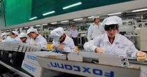 Foxconn tức tốc tuyển công nhân lắp iPhone 17: Trả 100 nghìn đồng/giờ, thưởng thêm gần 30 triệu nếu làm đủ 3 tháng