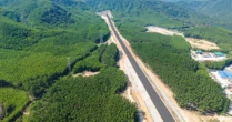 3.100 người, 1.150 thiết bị làm ngày đêm, liên danh Đèo Cả quyết tâm vượt tiến độ dự án lớn nhất cao tốc Bắc - Nam theo chỉ đạo của Thủ tướng