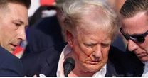 Trump kể về trải nghiệm “siêu thực” khi bị bắn, nói rằng ông “lẽ ra đã chết”