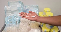 Một trung tá chỉ huy cuộc đột kích, triệt phá đường dây buôn bán silicon giả cho cơ sở thẩm mỹ viện, tịch thu 15.000 sản phẩm trị giá hơn 6 tỷ đồng