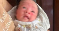 Bé gái sơ sinh bị bỏ rơi với tờ giấy ghi tên "Nấm" cùng 15 triệu đồng