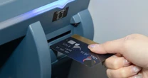Dịp lễ 30-4, rút tiền máy ATM/CDM đừng quên cảnh báo mới nhất của ngân hàng