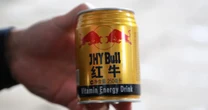 Nhận tin mật rồi đột kích 5 xưởng sản xuất quy mô lớn, công an triệt phá đường dây nước ngọt Redbull giả, tịch thu hơn 160.000 lon quy mô 111 tỷ đồng