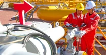 Không phải Ấn Độ, phương Tây rục rịch lên kế hoạch trừng phạt một quốc gia châu Á vì mua dầu Nga: Là 'khách sộp' đang nhập 2 triệu thùng/ngày, đối tác thương mại lớn thứ 2 của EU