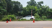 Cụ bà đang làm ruộng bị ô tô mất lái đâm tử vong